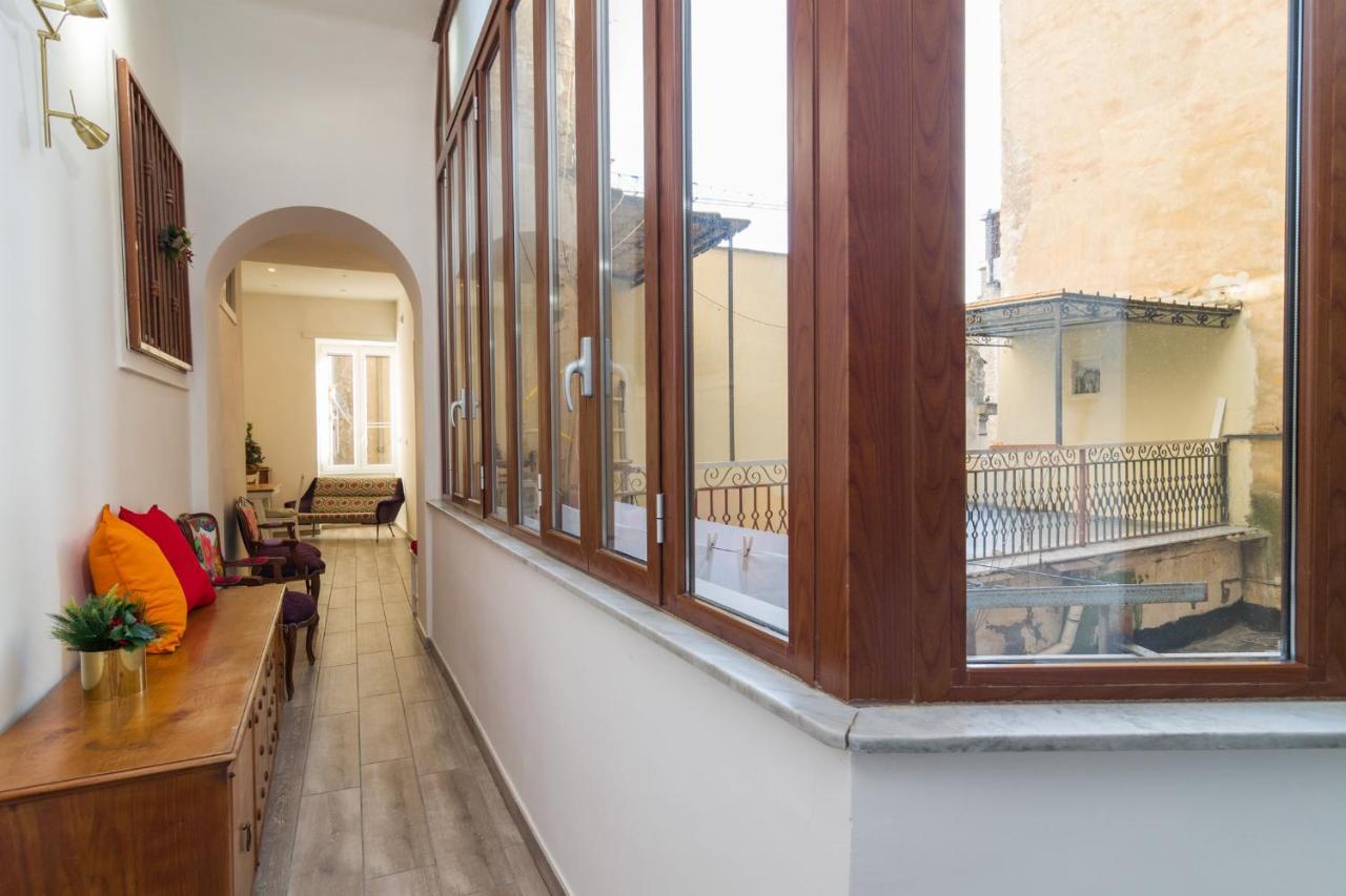 Giu Al Centro Bed & Breakfast Napoli Eksteriør bilde