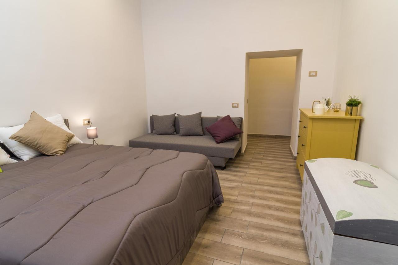 Giu Al Centro Bed & Breakfast Napoli Eksteriør bilde